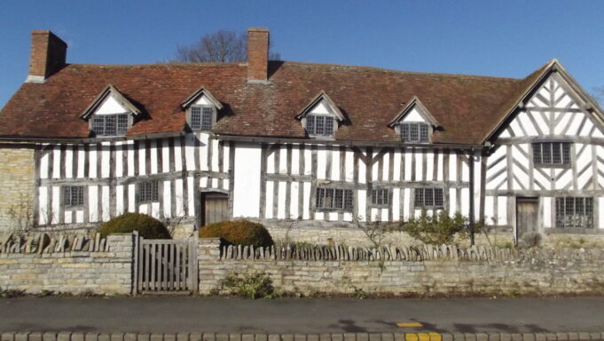 Velocity Banking: Real Math Mary Arden's House / Farm - Wilmcote - Palmer's Farmhouse
